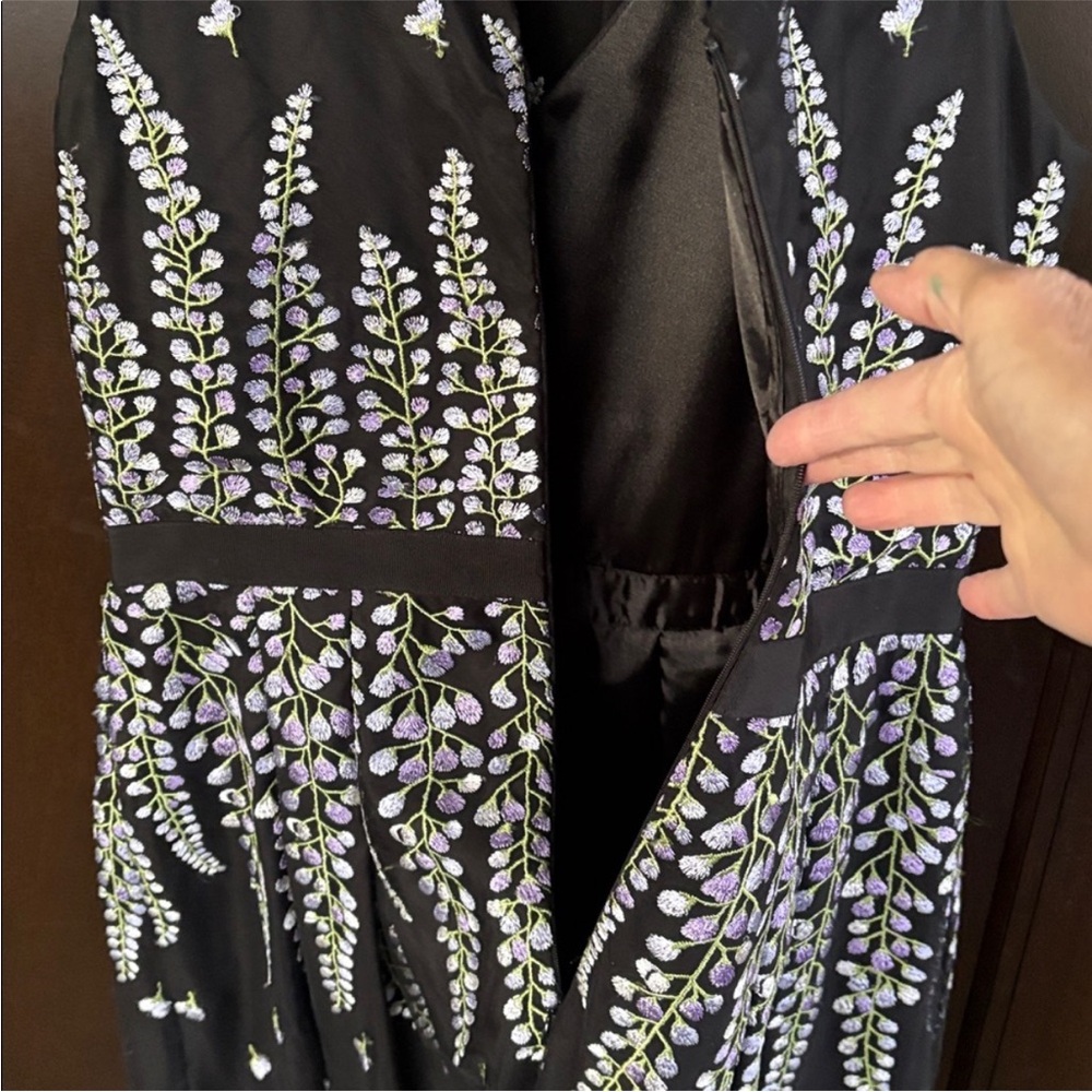 Like New White House Black Market Floral Embroidered Mesh Dress Black Size 14 - Picture 14 of 15